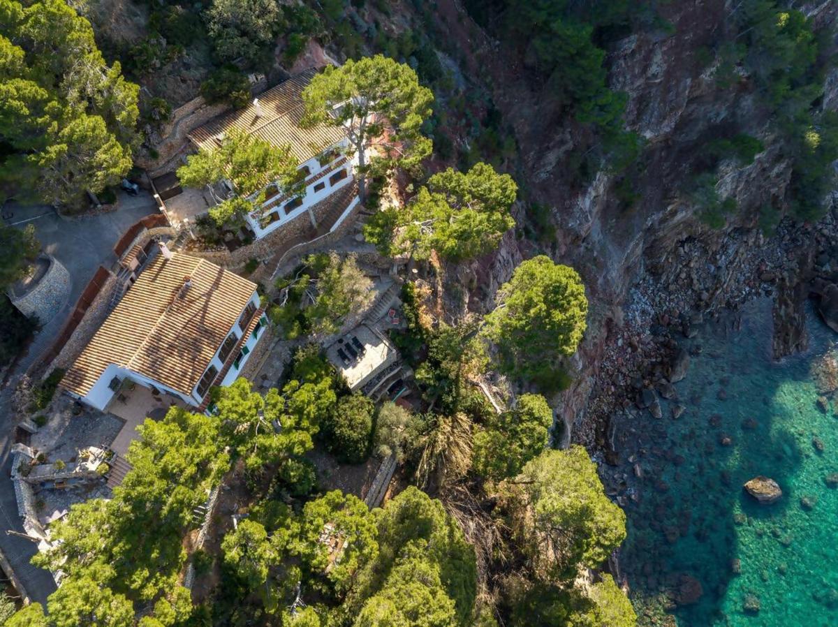 Maripins Villa con jacuzzi y vistas únicas al mar - Housity