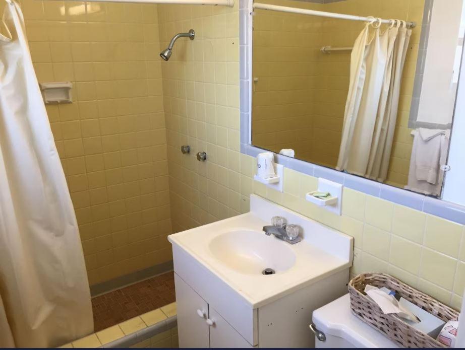 Economy Suites - Housity