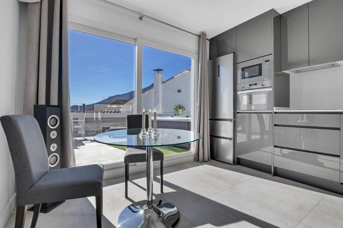 CASA BANDERAS SPA & Gestión CAMINITO DEL REY - Housity