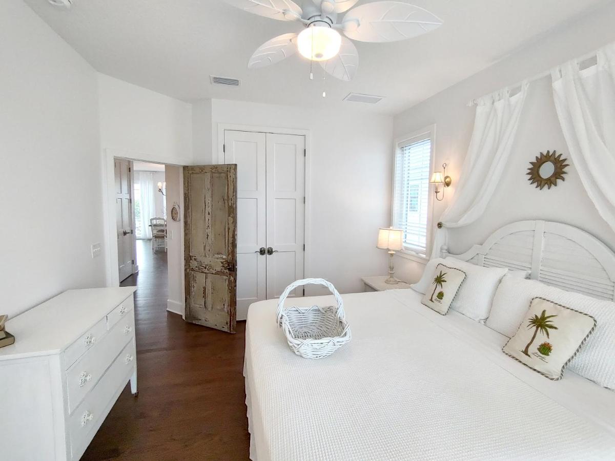 Bungalow Beach Resort - Housity
