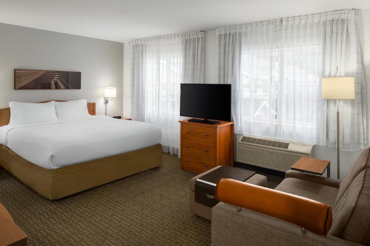 TownePlace Suites by Marriott Seattle Southcenter - Housity