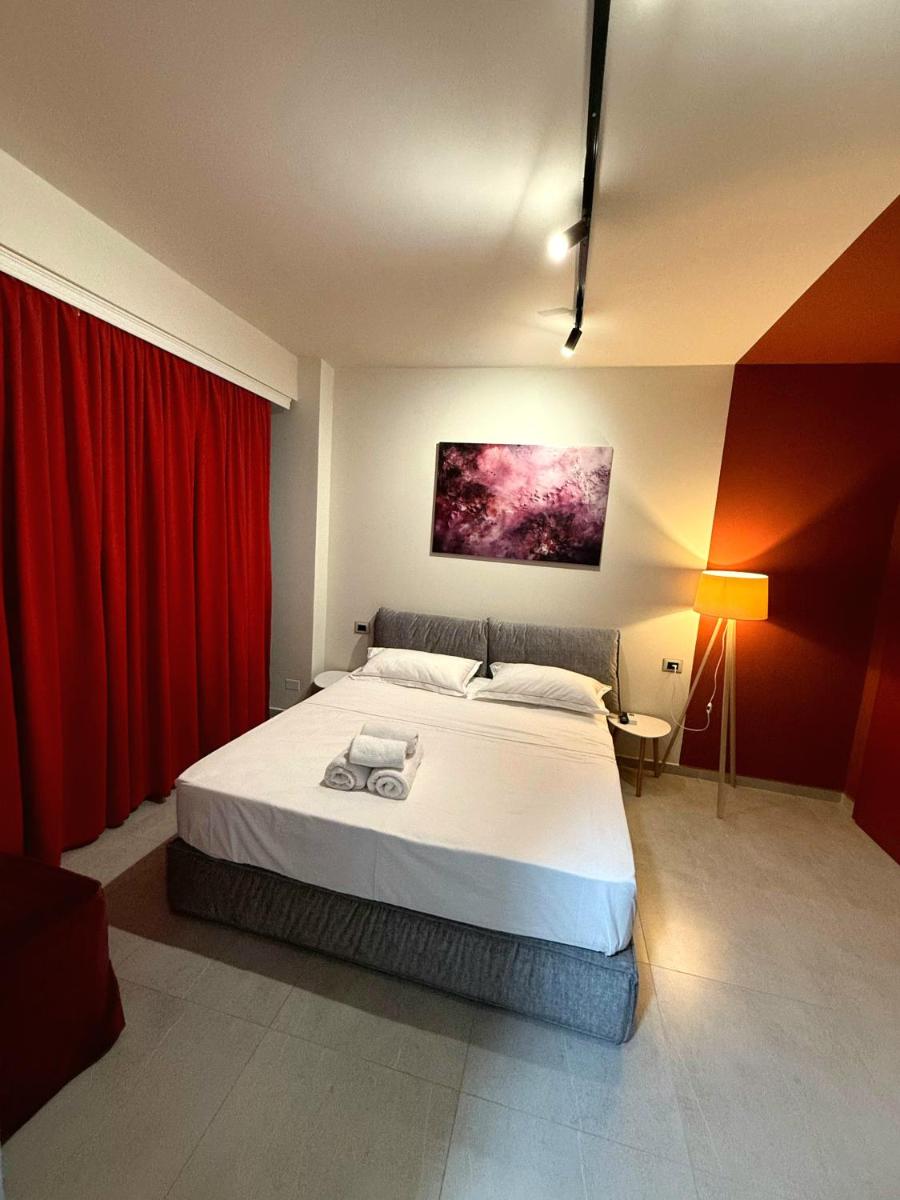 STAY-FIVE rooms & apartments - Housity