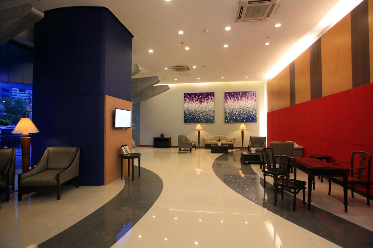 The Malayan Plaza Hotel - Housity