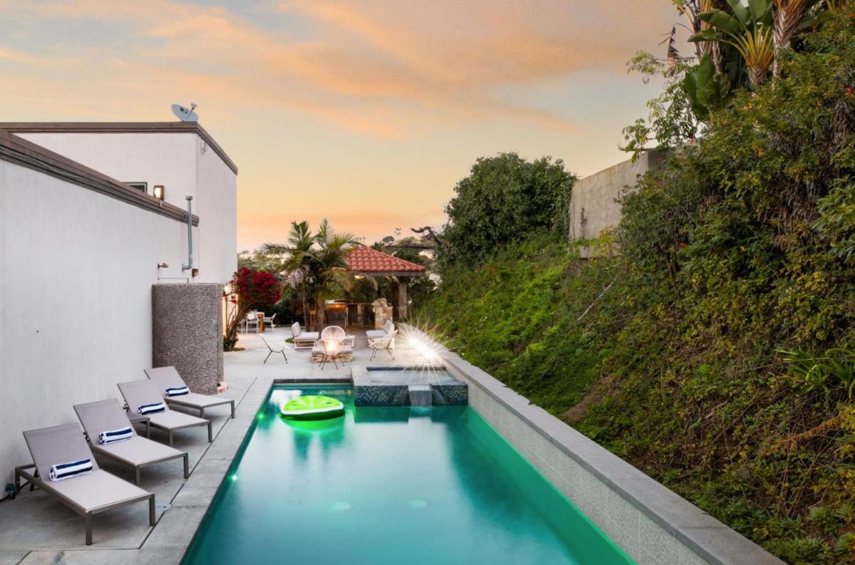 Villa Valencia by AvantStay Entertainers Dream w Outdoor Kitchen Spa Views - Housity