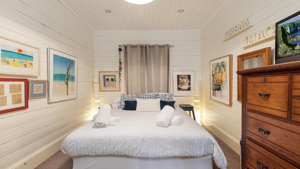 Berry Mountain Hideaway , a tranquil and pet-friendly escape near Berry - Housity