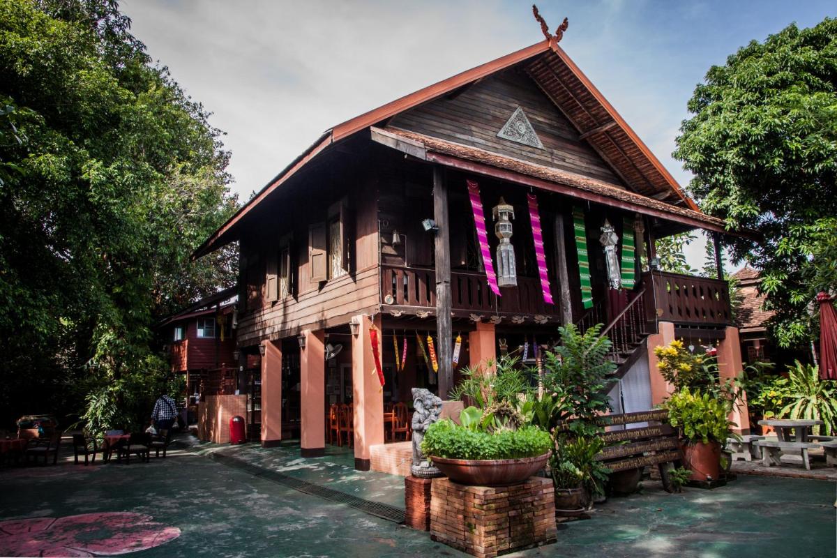 Joy's House & Tour - Housity
