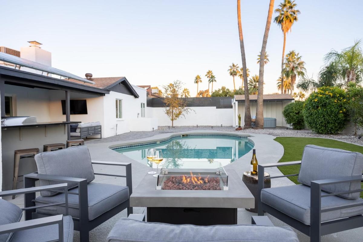 Grayhawk by AvantStay Modern Home w Pool Hot Tub Bocce Fire Pit Pool Table Putting Green - Housity