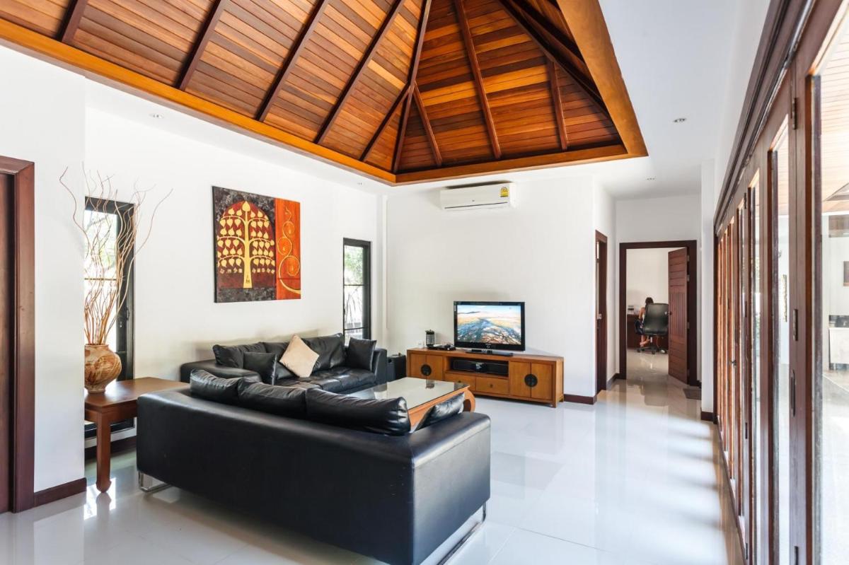 Frangipani pool villa - garden, BBQ & maid - Housity