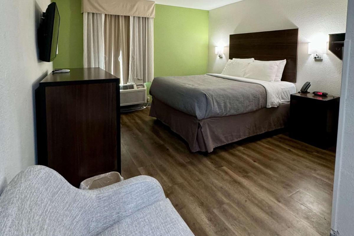Quality Inn Sulphur - Lake Charles - Housity