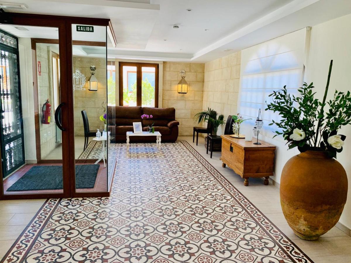 Hotel Restaurante Paneque - Housity