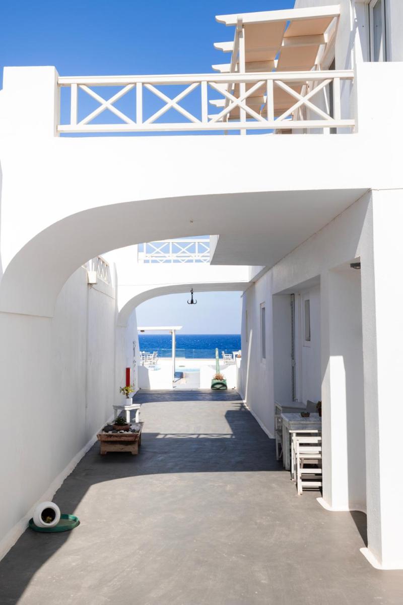 Vrachia Studios & Apartments - Housity