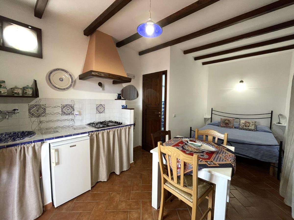 Case Il Mandorlo - immersi nella natura e terrazzi vista mare - Housity