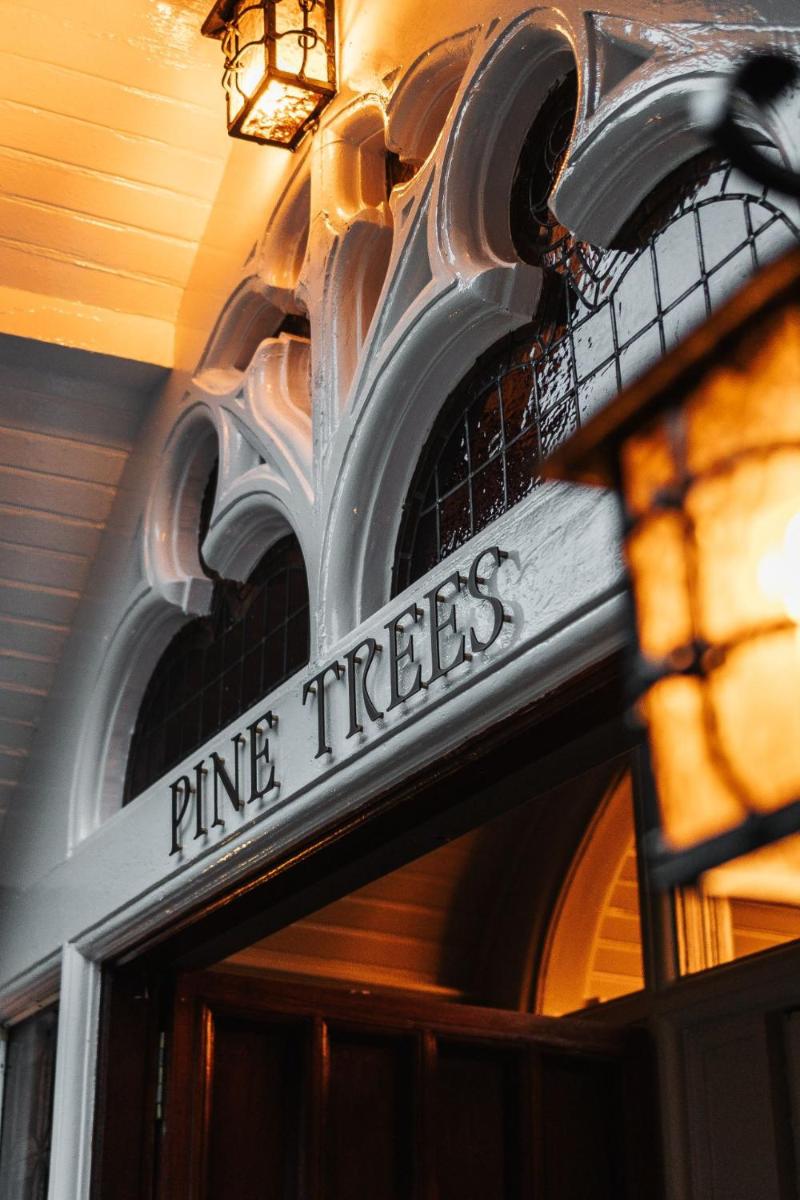 Pine Trees Hotel Pitlochry - Housity