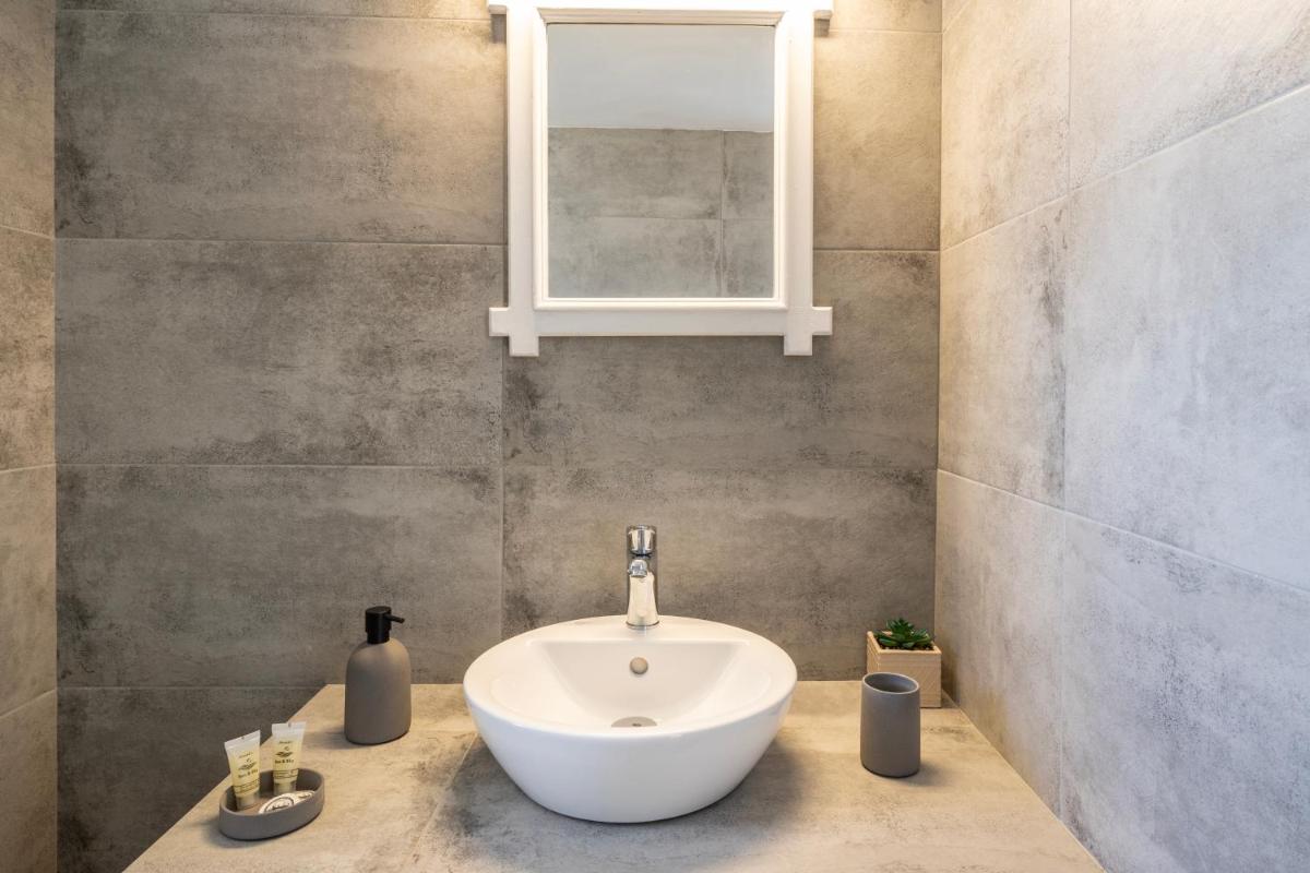 Vrachia Studios & Apartments - Hizvo