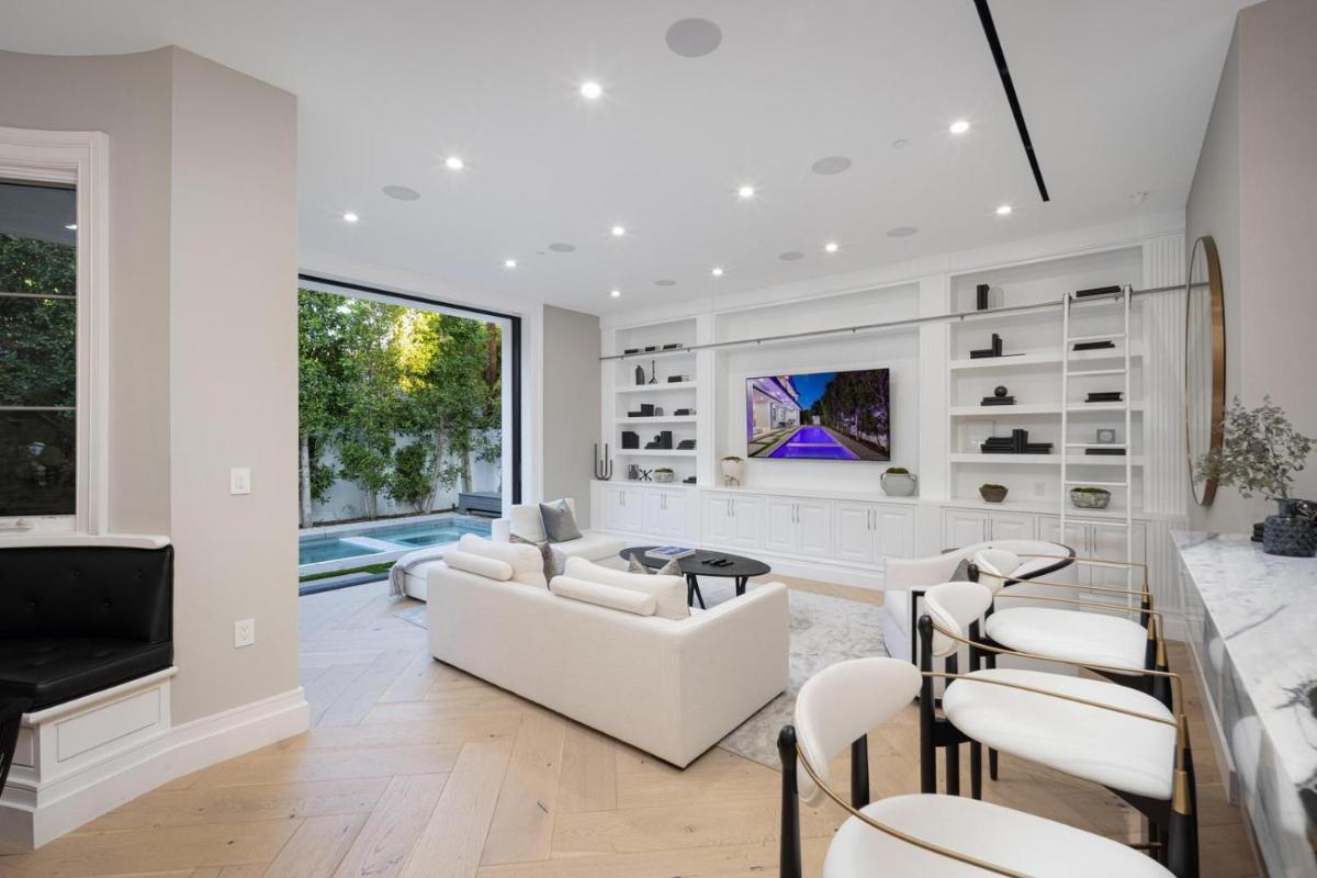 Gardner Modern - Housity