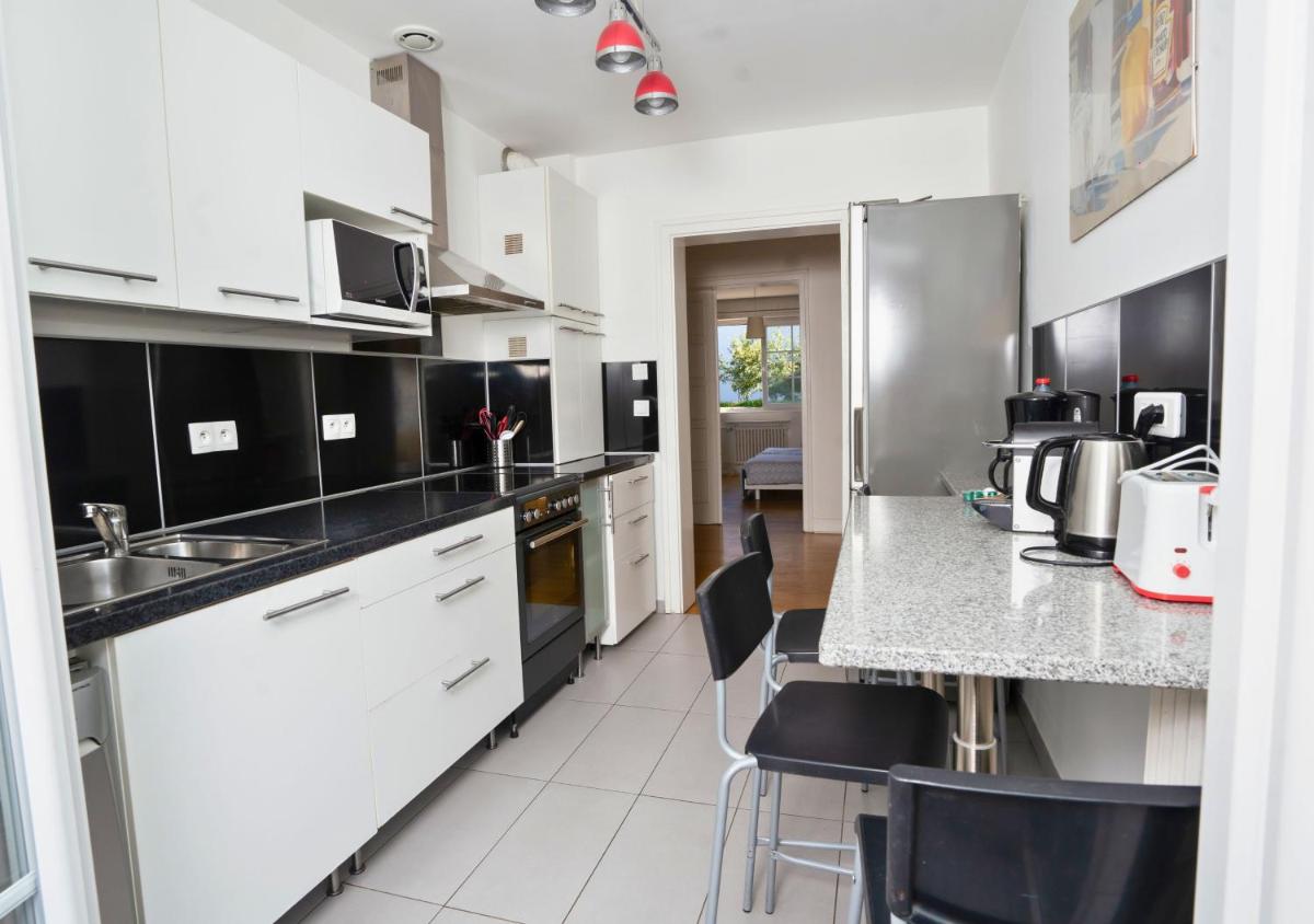 Charmant appartement avec terrasse dans villa - Hizvo