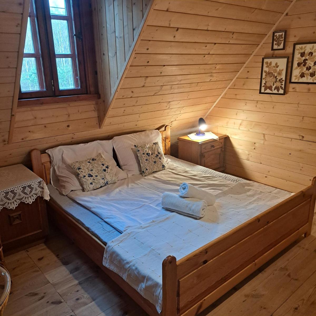 Dom myśliwski - Housity