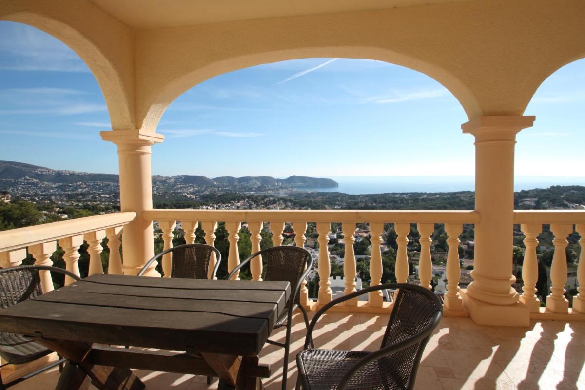 Mimo - sea view villa with private pool in Moraira-Teulada - Housity