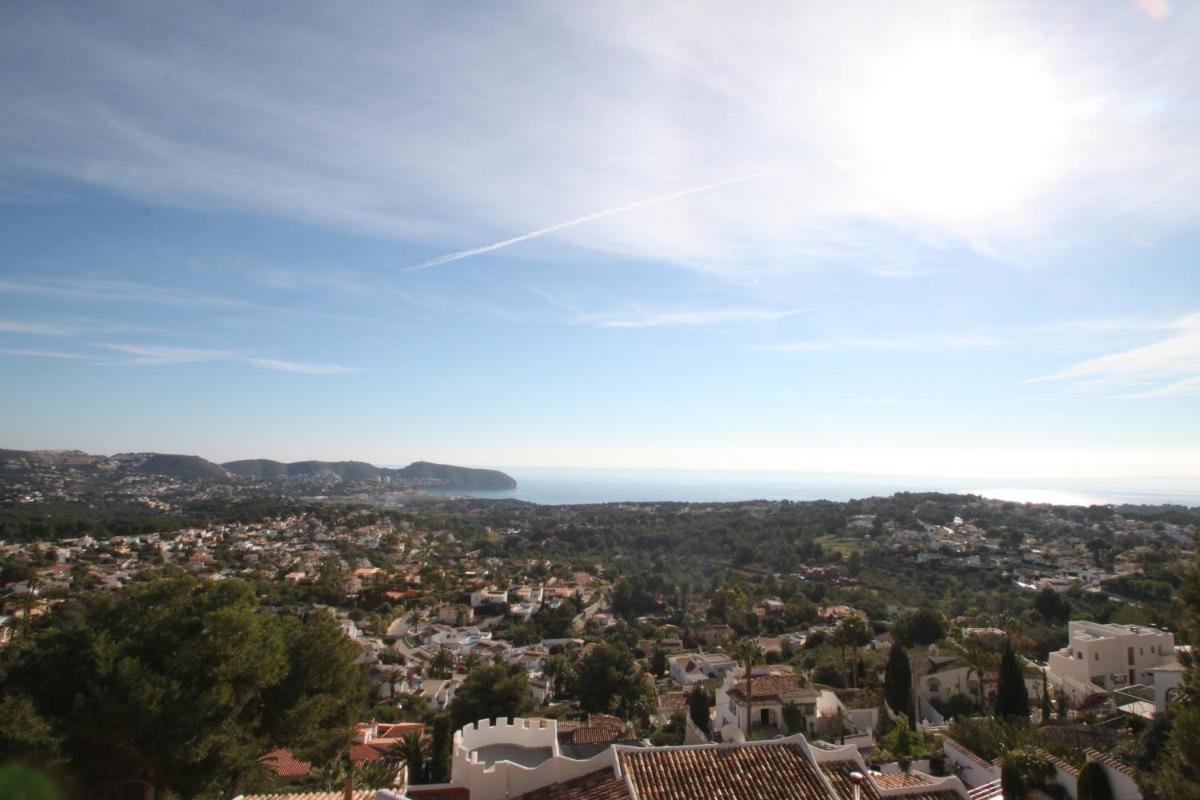 Mimo - sea view villa with private pool in Moraira-Teulada - Housity