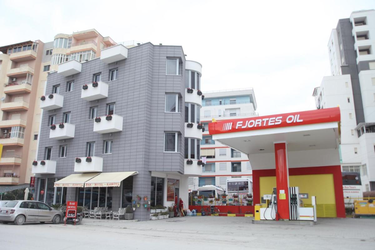 Fjortes Hotel - Housity