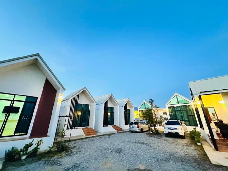 เดอนาปัว วิลล่า - Housity