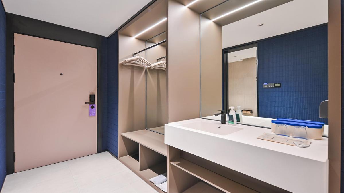 Atour Light Hotel Kunming Huanhu Road Dianchi Convention and Exhibition Center - Housity