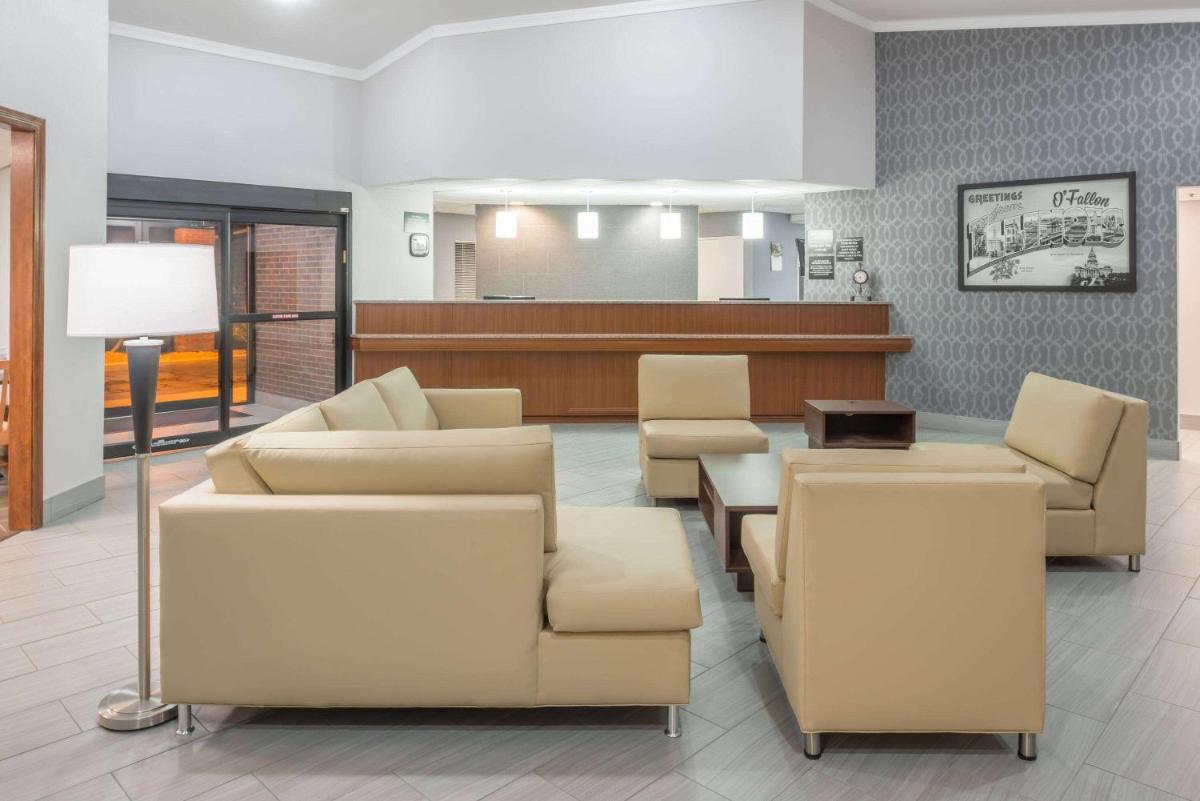 Super 8 by Wyndham O'Fallon - Housity