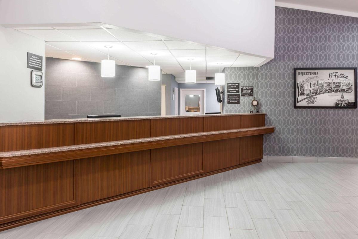 Super 8 by Wyndham O'Fallon - Housity