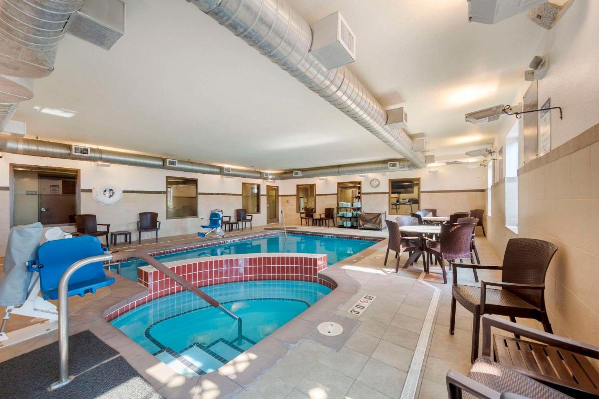 Comfort Inn & Suites - Housity