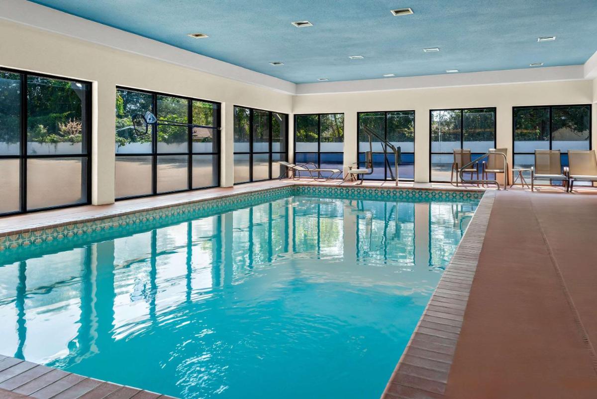 Quality Inn & Suites Lafayette - Housity
