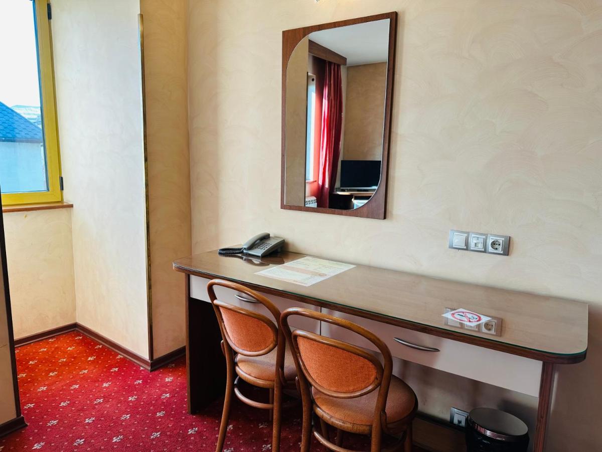 Hotel Rai - Housity