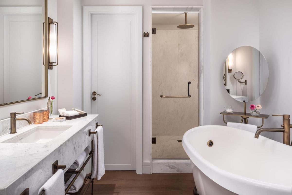 Un baño de Gran Hotel Inglés - The Leading Hotels of the World