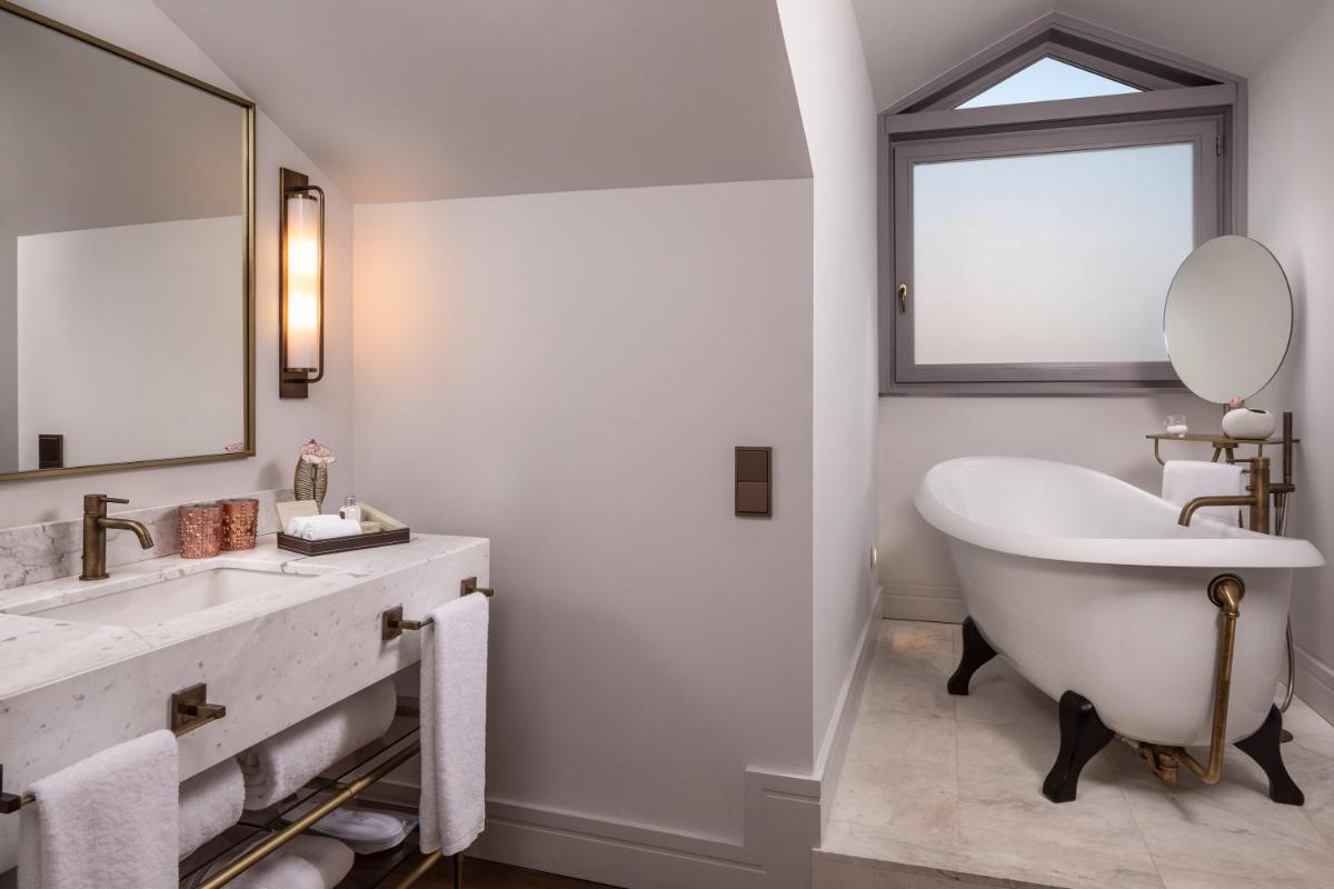 Un baño de Gran Hotel Inglés - The Leading Hotels of the World