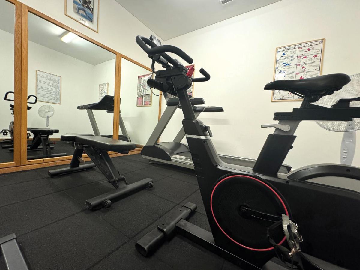 O centro de fitness e/ou as comodidades de fitness de Village Cabo Girao