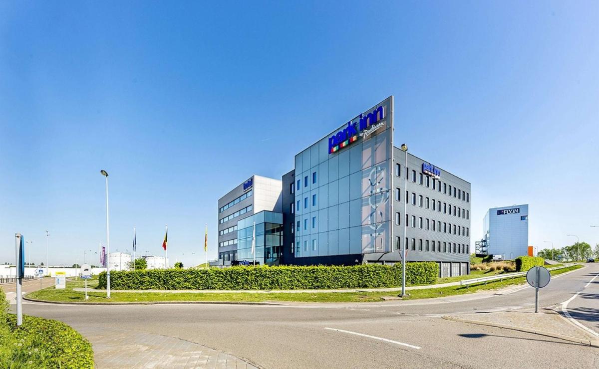 Park Inn by Radisson Liege Airport - Housity