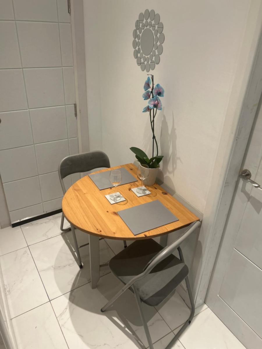 Luxury studio apartment, Beckenham - Housity