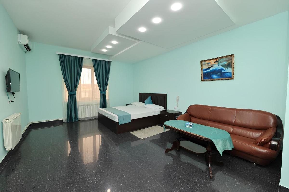 Continental Hotel Complex - Housity