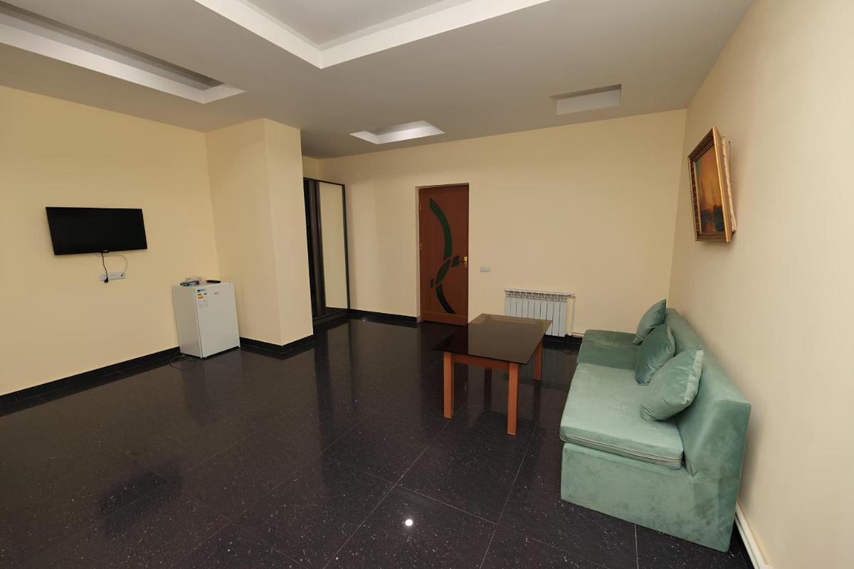 Continental Hotel Complex - Housity