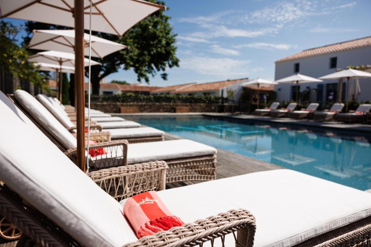Piscine de l'établissement La Mission Hôtel & SPA - l'île d'Yeu ou située à proximité