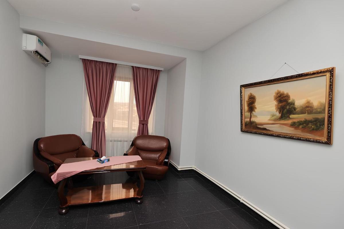 Continental Hotel Complex - Housity