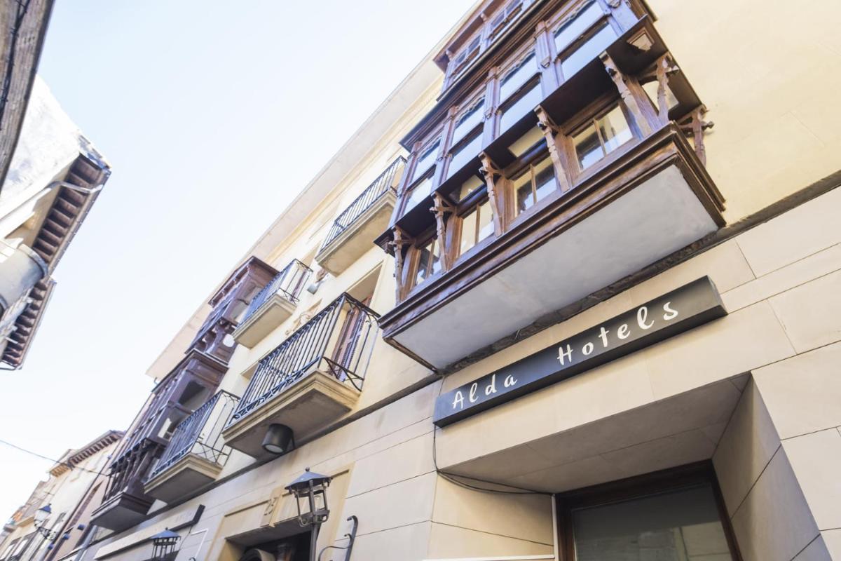 Hotel Alda Castillo de Olite - Housity