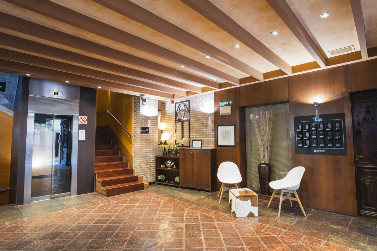 Hotel Alda Castillo de Olite - Housity