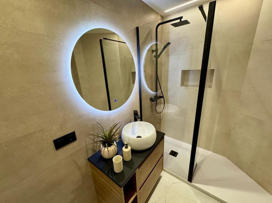 Premium Plaza de la Fuente - Housity