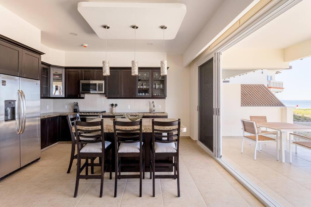 Beachfront Apartment in Puerto Escondido at Vivo Resort - Housity