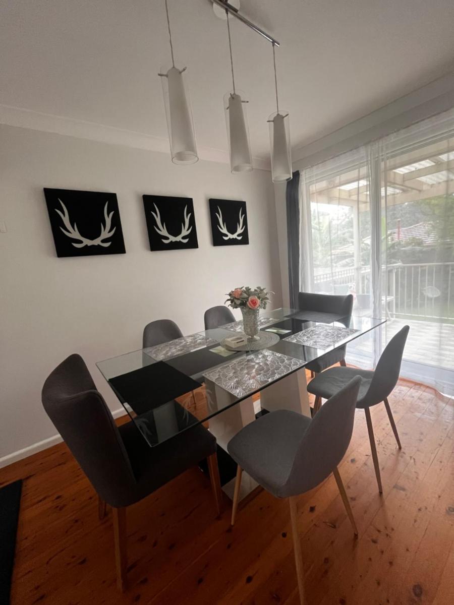 Perfectly located house with a big backyard. - Housity
