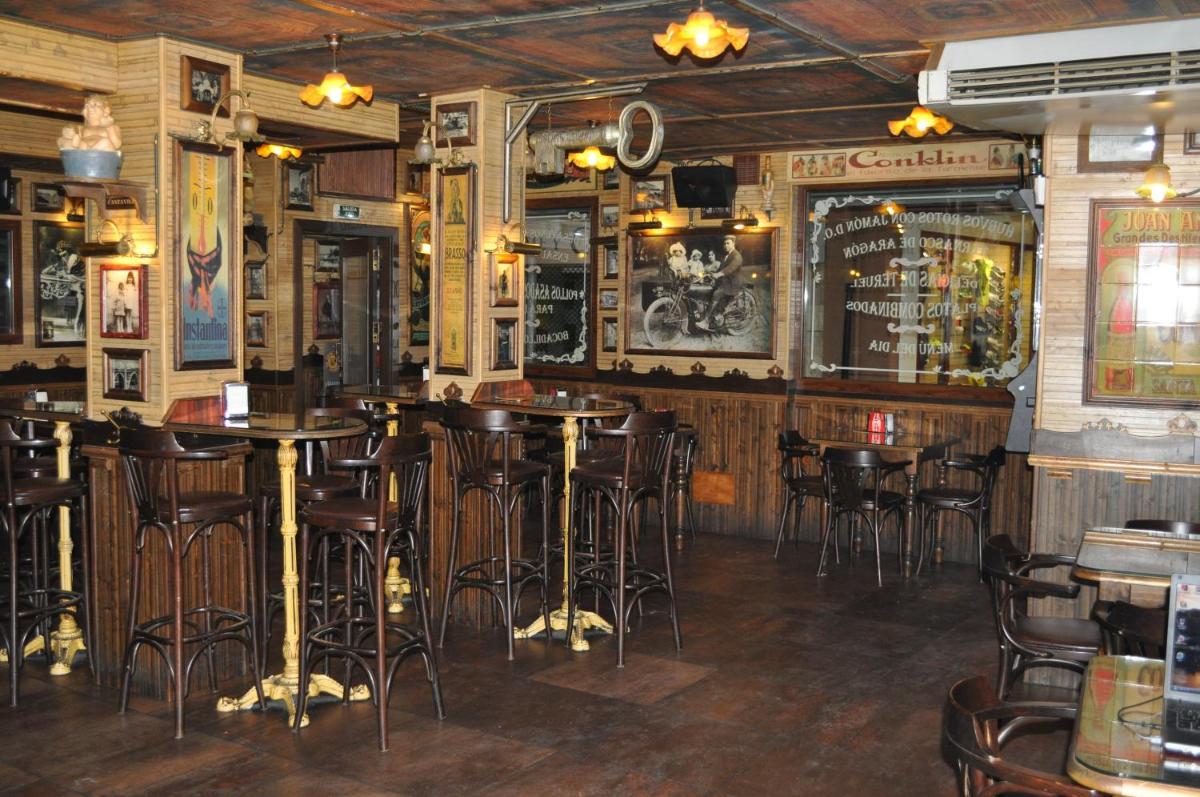 Hostal Alcazaba - Housity