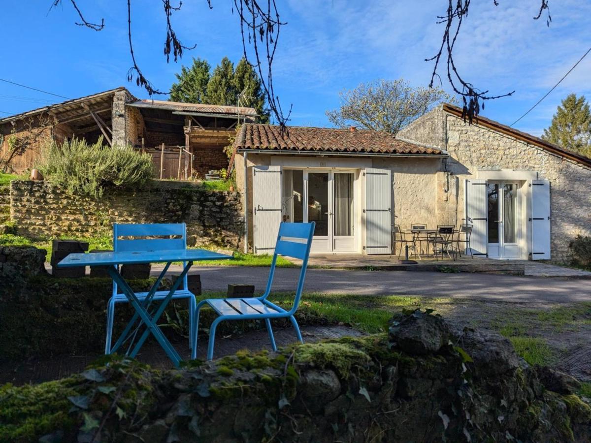 Gîte lumineux avec terrasse, jardin et Wi-Fi proche d'Angoulême, animaux acceptés - FR-1-653-82 - Housity