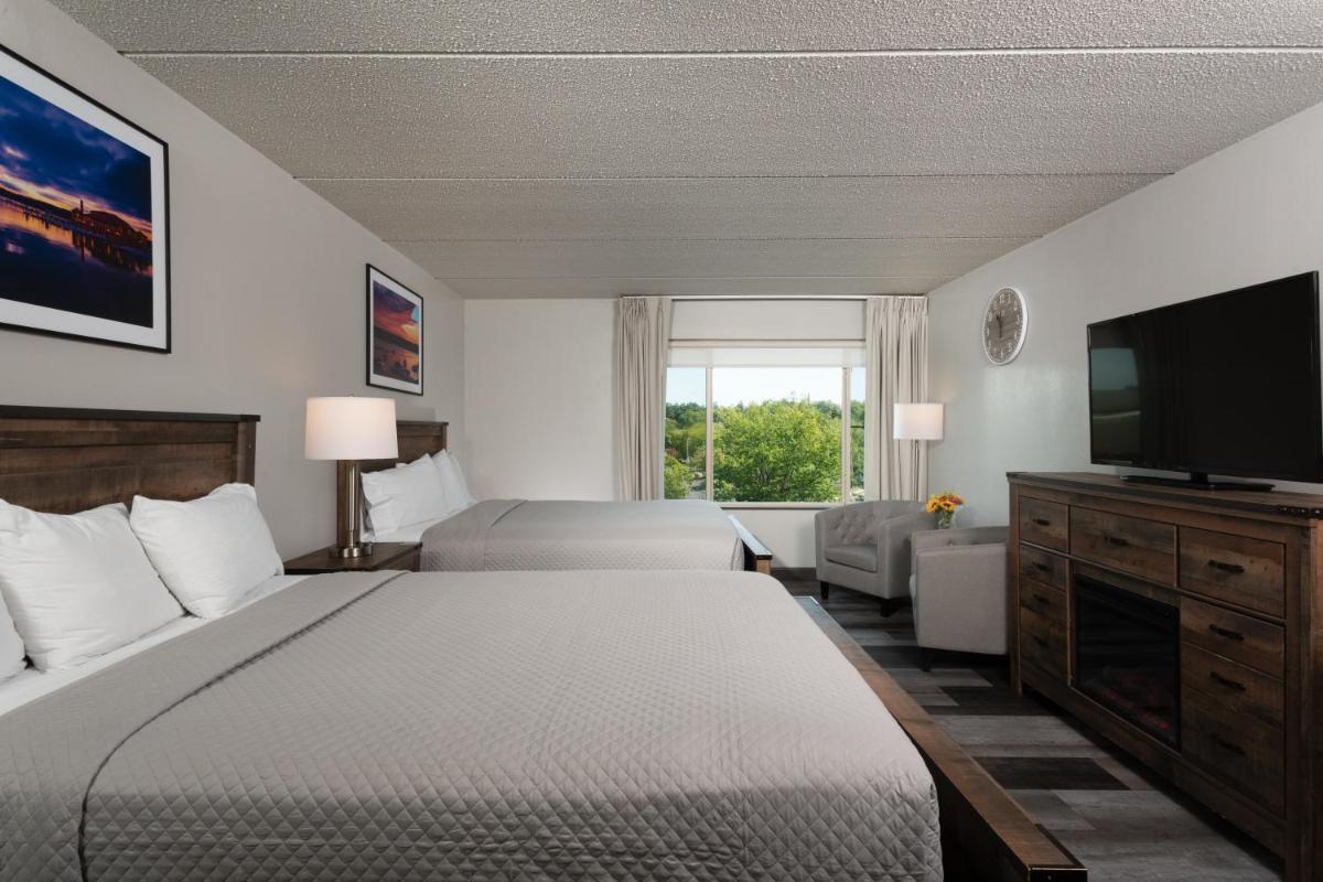 Harbor Shores on Lake Geneva - Housity