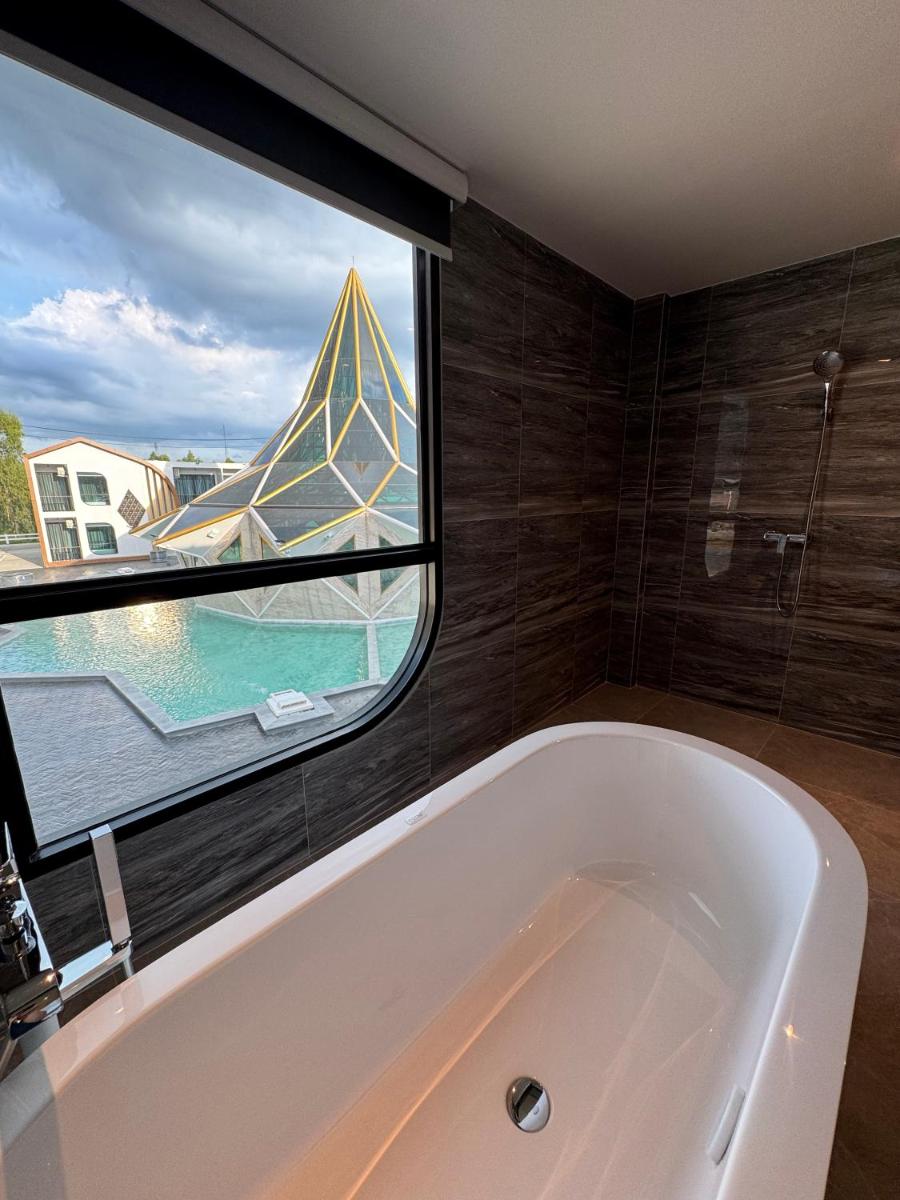 S3 Ayutthaya Hotel - Housity