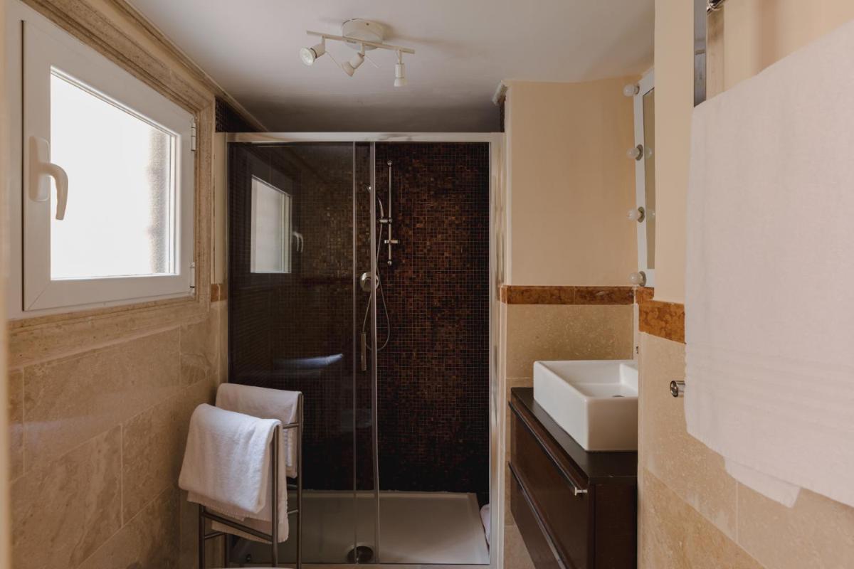 NSM 71VIADELCORSO Luxury Home - Housity